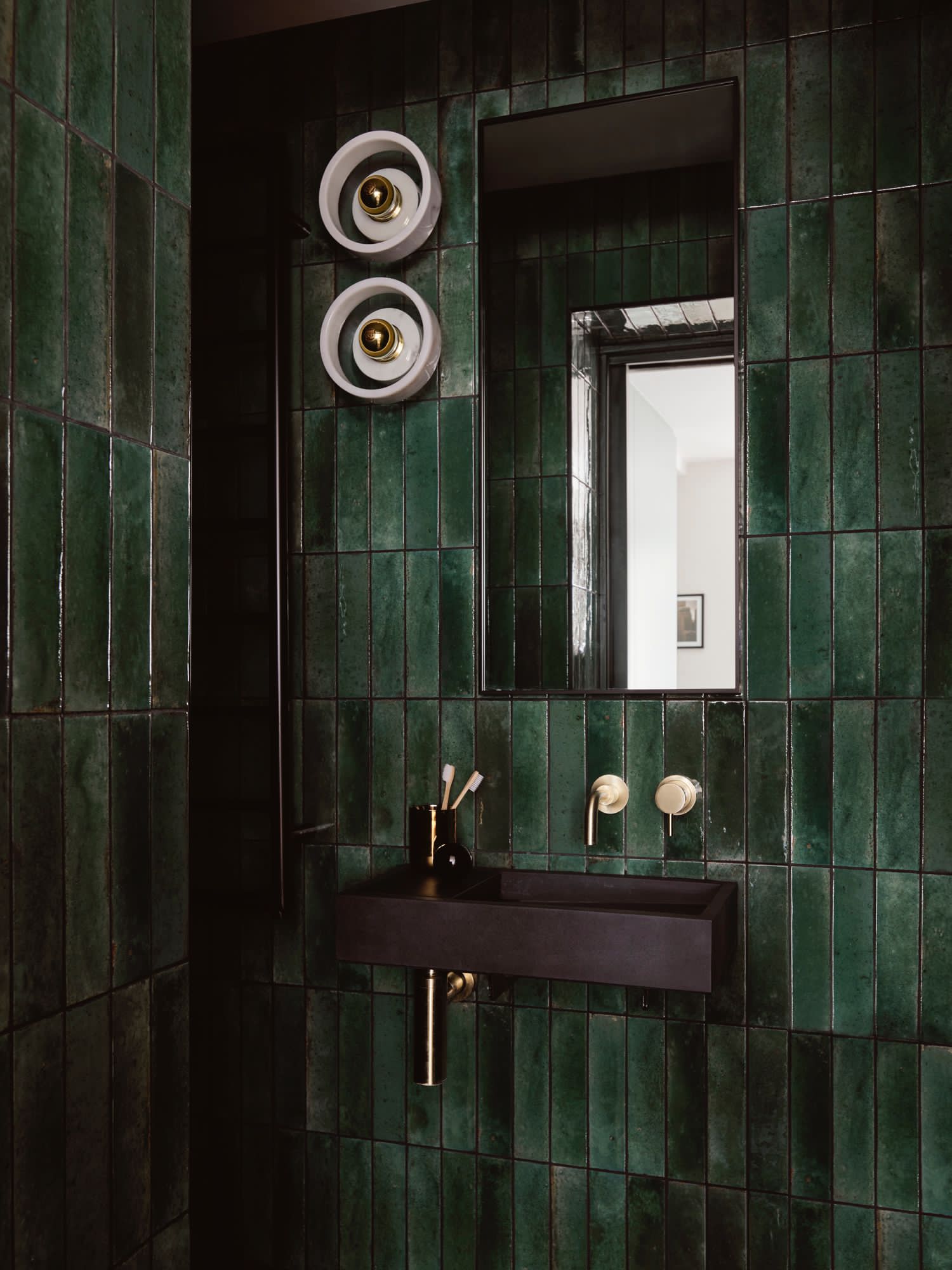 Rock Dove Renovation | Bathrooms | Kitchens | Tiling | Painting & Decorating | Electrical Services | Bespoke Carpentry | Gas & Heating