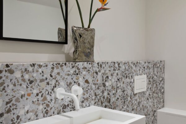 Rock Dove Renovation | Bathrooms | Kitchens | Tiling | Painting & Decorating | Electrical Services | Bespoke Carpentry | Gas & Heating