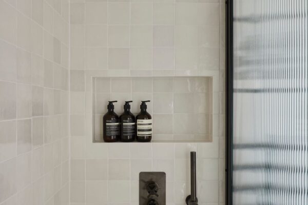 Rock Dove Renovation | Bathrooms | Kitchens | Tiling | Painting & Decorating | Electrical Services | Bespoke Carpentry | Gas & Heating