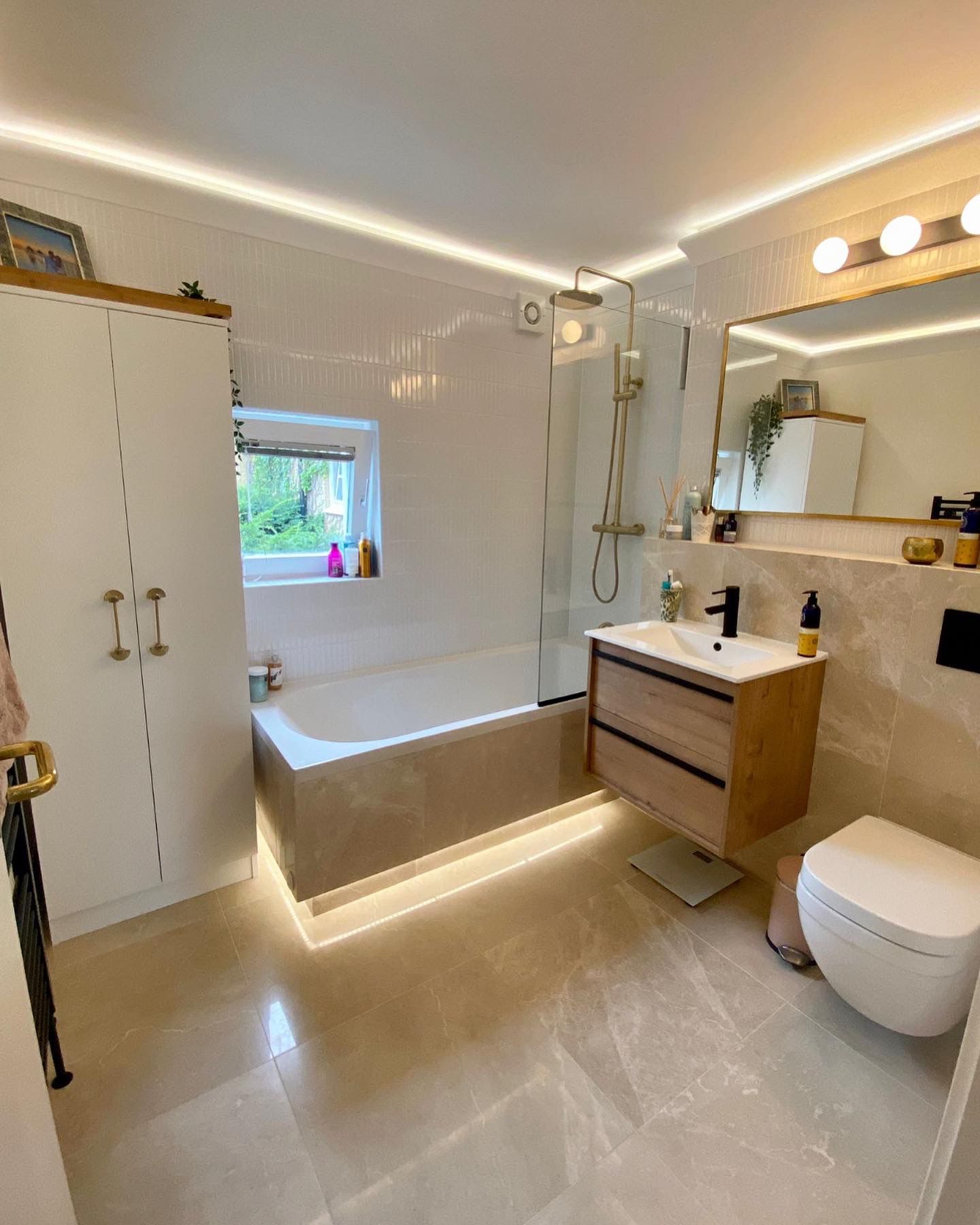 Rock Dove Renovation | Bathrooms | Kitchens | Tiling | Painting & Decorating | Electrical Services | Bespoke Carpentry | Gas & Heating