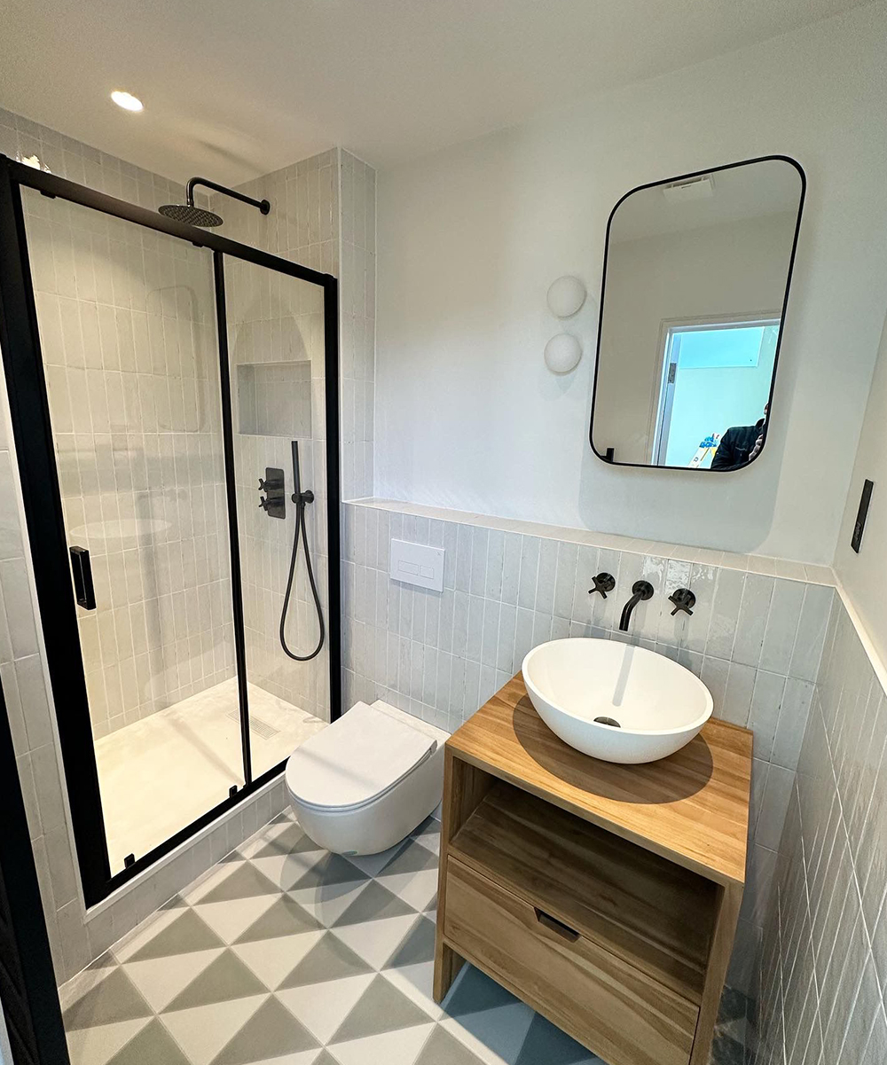 Rock Dove Renovation | Bathrooms | Kitchens | Tiling | Painting & Decorating | Electrical Services | Bespoke Carpentry | Gas & Heating