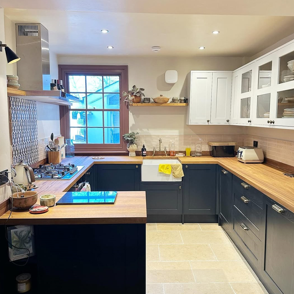 Rock Dove Renovation | Bathrooms | Kitchens | Tiling | Painting & Decorating | Electrical Services | Bespoke Carpentry | Gas & Heating