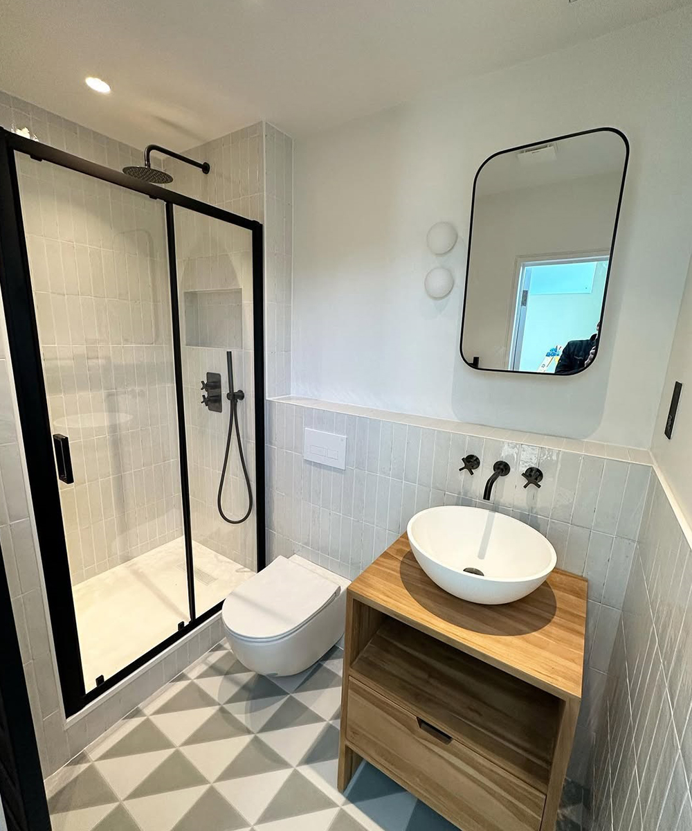 Rock Dove Renovation | Bathrooms | Kitchens | Tiling | Painting & Decorating | Electrical Services | Bespoke Carpentry | Gas & Heating
